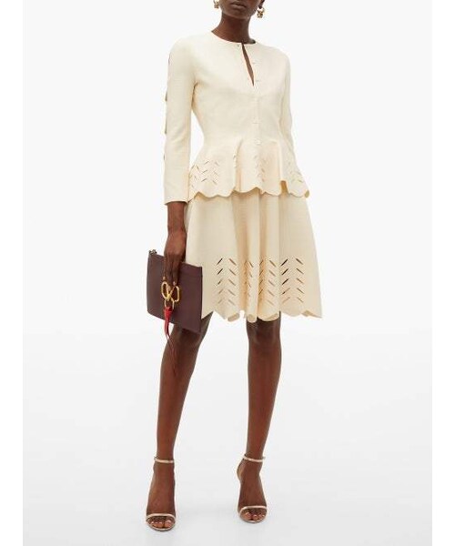 Alexander McQueen(アレキサンダーマックイーン)の「Alexander Mcqueen - Scalloped Peplum Knitted Cardigan - Womens - Ivory(カーディガン/ボレロ・レディース・White・M/L/XL)」の5枚目の写真