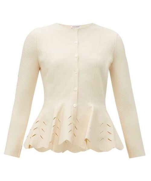 Alexander McQueen(アレキサンダーマックイーン)の「Alexander Mcqueen - Scalloped Peplum Knitted Cardigan - Womens - Ivory(カーディガン/ボレロ・レディース・White・M/L/XL)」の1枚目の写真