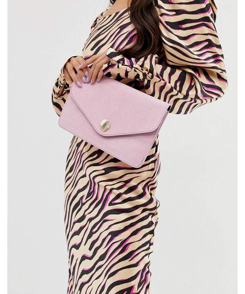 asos（エイソス）の「Asos Design ASOS DESIGN shell clutch bag（クラッチバッグ・レディース・Pink・One Size）」の4枚目の写真