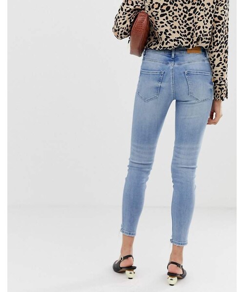 stradivarius（ストラディバリウス）の「Stradivarius skinny low waist jean in pale blue（デニムパンツ・レディース・Blue・Us 2）」の3枚目の写真