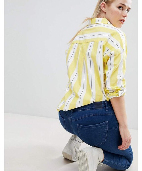 Bershka（ベルシュカ）の「Bershka skinny push-up jean（デニムパンツ・レディース・Blue・Us 0/Us 2/Us 6/Us 8）」の2枚目の写真