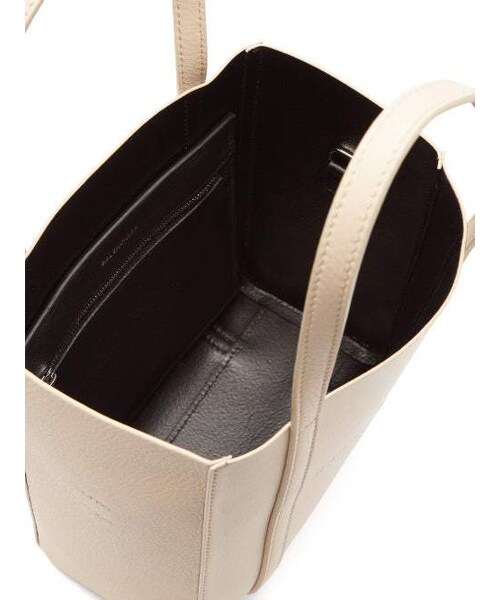 BALENCIAGA（バレンシアガ）の「Balenciaga - Everyday Xxs Grained Leather Cross Body Bag - Womens - Beige（ショルダーバッグ・レディース・Beige・One Size）」の5枚目の写真