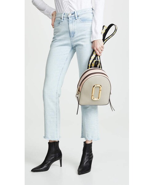 MARC JACOBS(マークジェイコブス)の「Marc Jacobs Pack Shot Marc Jacobs Backpack(バックパック/リュック・レディース・Beige・One Size)」の6枚目の写真