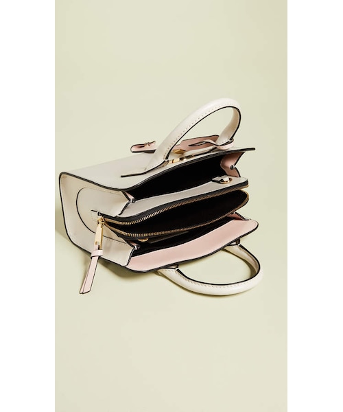 MARC JACOBS（マークジェイコブス）の「Marc Jacobs Little Big Shot Marc Jacobs Satchel（ショルダーバッグ・レディース・Beige・One Size）」の4枚目の写真