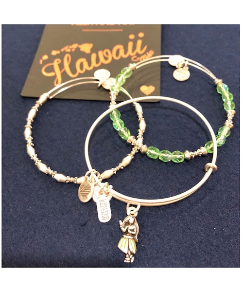 no brand（ノーブランド）の「ALEX AND ANI/アレックスアンドアニ ハワイ限定 ハワイ フラガール 3連セット ブレスレット