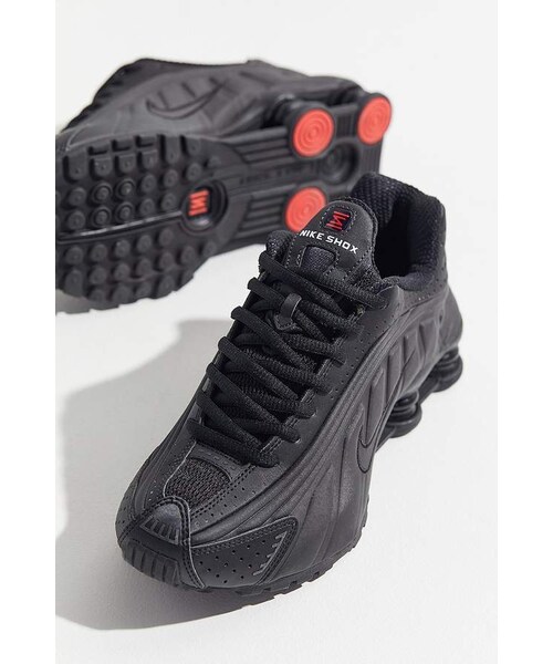 NIKE(ナイキ)の「Nike Shox R4 Sneaker(スニーカー・レディース・Black/Silver・5/6/6.5/7/7.5)」の10枚目の写真