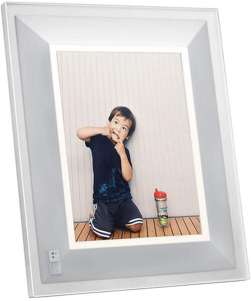 Aura（アウラ）の「Aura Smart 9.7" Lcd WiFi Digital Photo Frame（フォトフレーム）」 WEAR