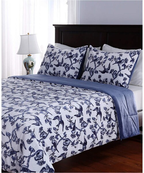 Berkshire（バークシャー）の「Berkshire Blanket Blue & White Plush Twin Comforter