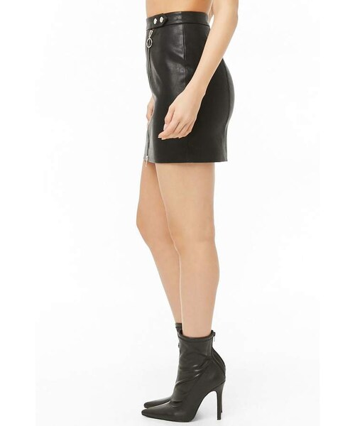 FOREVER 21(フォーエバー トゥエンティーワン)の「Forever 21 Faux Leather Mini Skirt(スカート・レディース・Black・Small)」の2枚目の写真