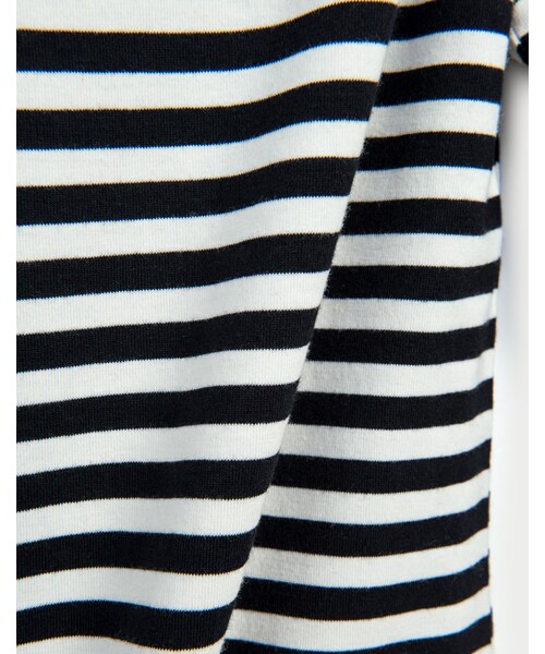 PAZZO（パッゾ）の「黑米條紋彈性上衣（トップス・レディース・黑米條・S/M/L）」の3枚目の写真