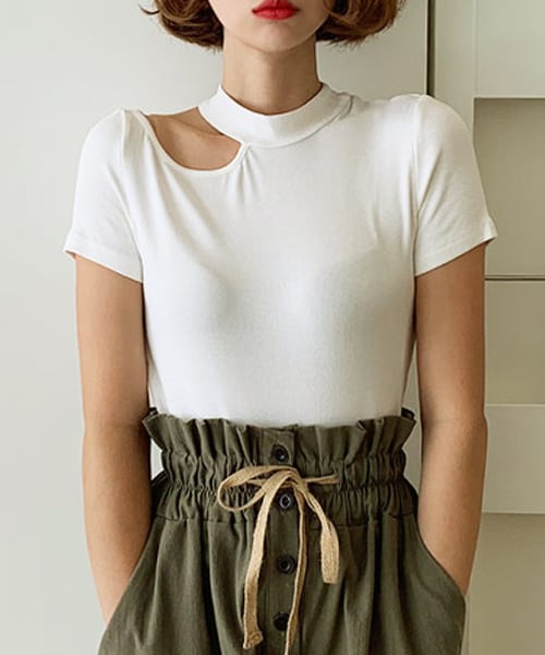 DHOLIC(ディーホリック)の「2TYPEショルダーカットTシャツ(Tシャツ/カットソー・レディース・その他/ホワイト/ブラック・FREE)」の2枚目の写真