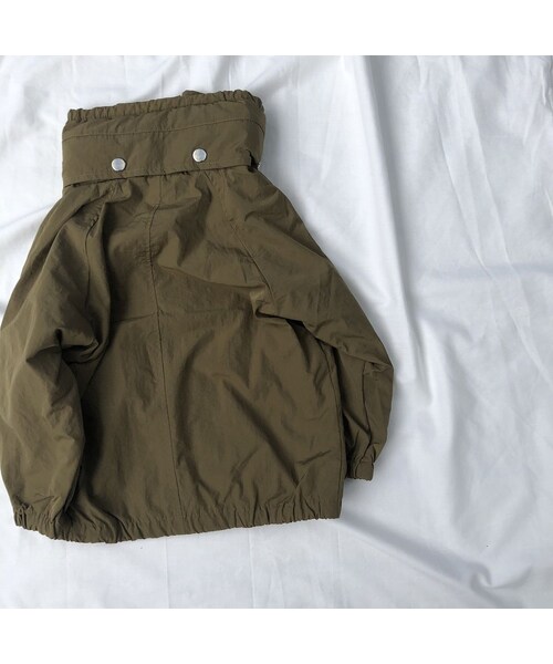 cache cache（カシュ カシュ）の「ARCH&LINE NYLON FIELD JACKET (カーキ)S/M/L/XL（マウンテンパーカー・キッズ・その他）」の3枚目の写真