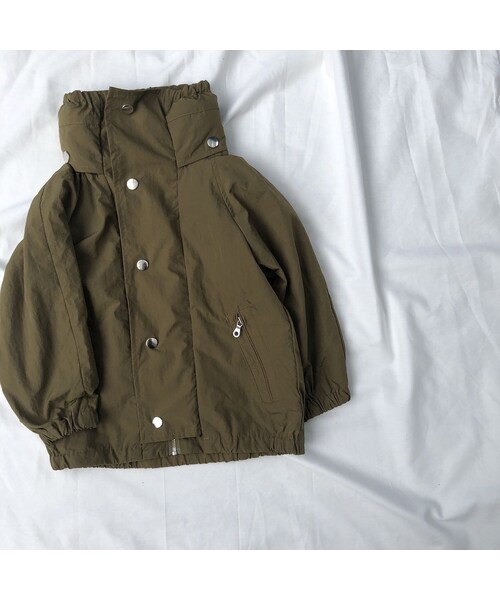 cache cache（カシュ カシュ）の「ARCH&LINE NYLON FIELD JACKET (カーキ)S/M/L/XL（マウンテンパーカー・キッズ・その他）」の2枚目の写真
