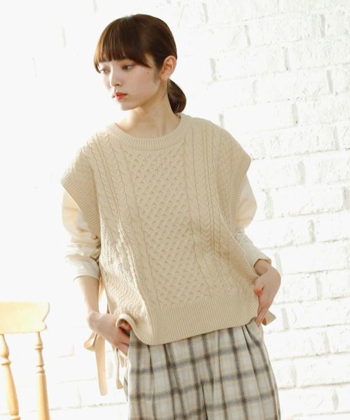 Crisp（クリスプ）の「アランリボンニットベスト（ベスト・レディース・ブラウン/ホワイト・FREE）」の2枚目の写真