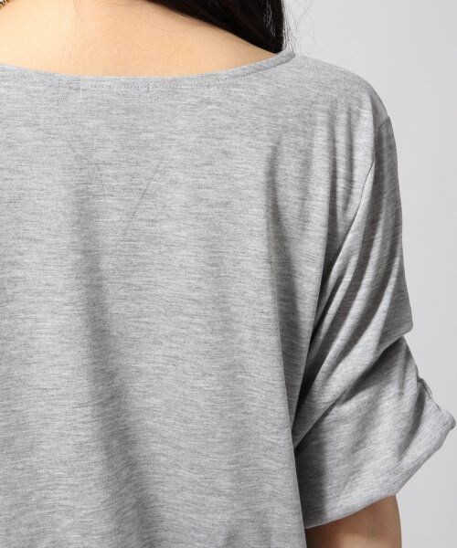 GLOBAL WORK(グローバルワーク)の「ソデタックプルオーバー半袖(トップス・レディース・ホワイト06/ボーダー08/ブラック09/グレー15・S/M/L)」の15枚目の写真