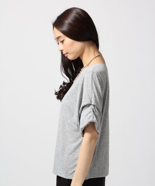 GLOBAL WORK(グローバルワーク)の「ソデタックプルオーバー半袖(トップス・レディース・ホワイト06/ボーダー08/ブラック09/グレー15・S/M/L)」の9枚目の写真