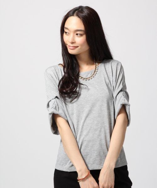 GLOBAL WORK(グローバルワーク)の「ソデタックプルオーバー半袖(トップス・レディース・ホワイト06/ボーダー08/ブラック09/グレー15・S/M/L)」の3枚目の写真