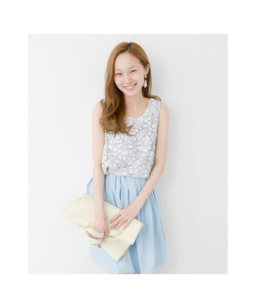 URBAN RESEARCH(アーバンリサーチ)の「レースノースリーブラウス(トップス・レディース・Blue/Yellow/White・FREE)」の4枚目の写真