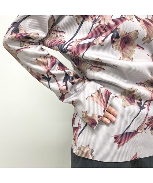 BALMUNG（バルムング）の「BALMUNG / 壁紙模様ハイネック /gray