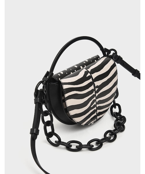 CHARLES & KEITH（チャールズ & キース）の「Zebra Print Circle Clutch（バッグ・レディース・Multi/Black/Burgundy/Pink/Tan/Yellow・S）」の3枚目の写真