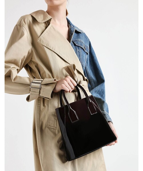 CHARLES & KEITH（チャールズ & キース）の「Leather Boxy Bucket Bag（バッグ・レディース・Black/Cognac/Prune/Blush・M）」の2枚目の写真