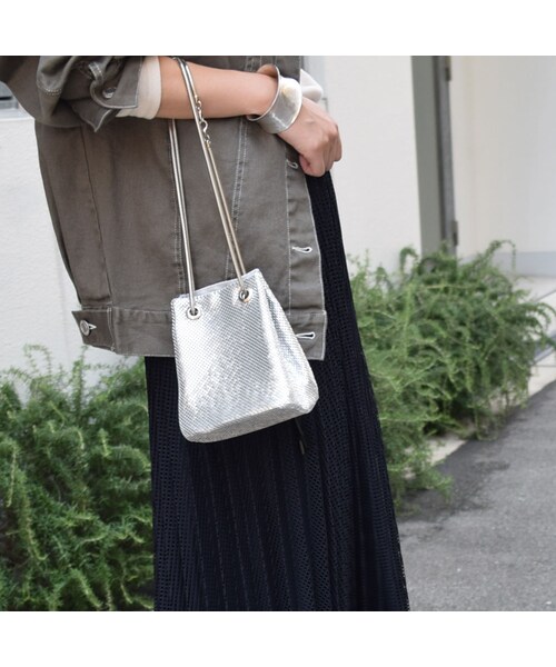no brand(ノーブランド)の「2Way Metalic Mini Bag(ショルダーバッグ・レディース・その他)」の4枚目の写真