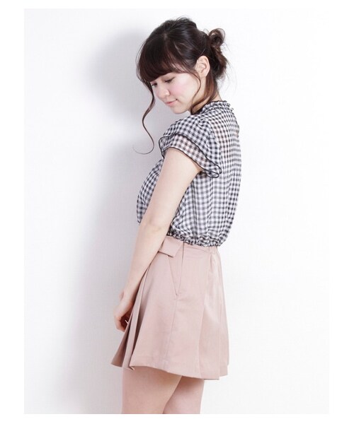 earth music&ecology(アースミュージックアンドエコロジー)の「ハイネックギンガム楊柳シフォンブラウス(シャツ・ブラウス・レディース・ブラック/ピンクベージュ・XS/L)」の4枚目の写真