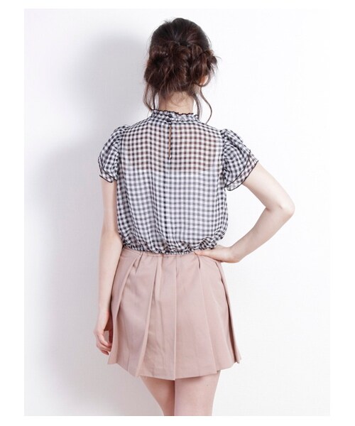earth music&ecology(アースミュージックアンドエコロジー)の「ハイネックギンガム楊柳シフォンブラウス(シャツ・ブラウス・レディース・ブラック/ピンクベージュ・XS/L)」の5枚目の写真