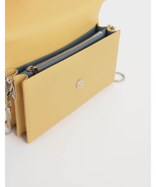 CHARLES & KEITH(チャールズ & キース)の「Demi Metal Top Handle Long Wallet(バッグ・レディース・Black/Red/Yellow/Grey・XS)」の3枚目の写真