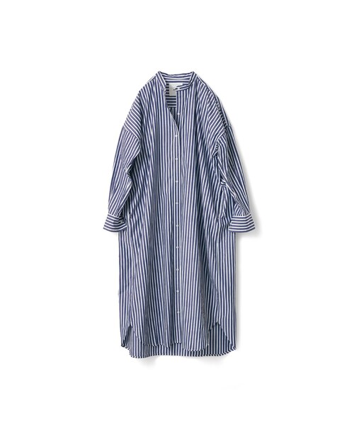 avecmoi(アヴェクモワ)の「アヴェクモワ シャツワンピース〈白×紺〉(レディースファッション > ワンピース・チュニック > ワンピース・レディース・ホワイト・(身幅63/総丈120cm)/(身幅66/総丈120cm)/(身幅60/総丈120cm)/(身幅57/総丈120cm))」の1枚目の写真