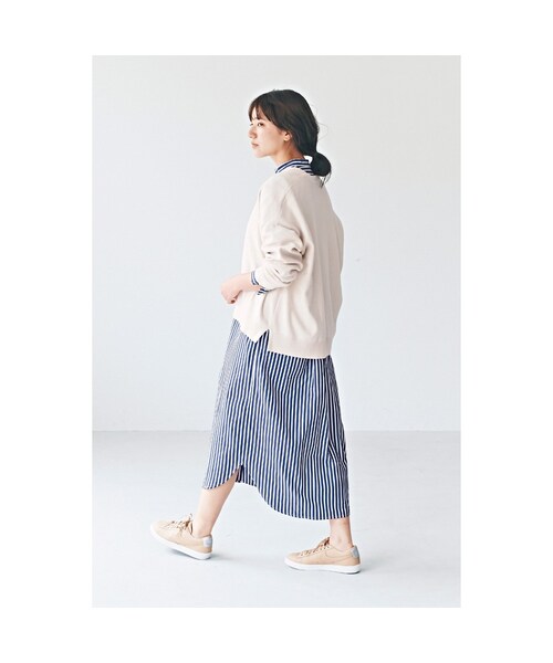 avecmoi(アヴェクモワ)の「アヴェクモワ シャツワンピース〈白×紺〉(レディースファッション > ワンピース・チュニック > ワンピース・レディース・ホワイト・(身幅63/総丈120cm)/(身幅66/総丈120cm)/(身幅60/総丈120cm)/(身幅57/総丈120cm))」の4枚目の写真