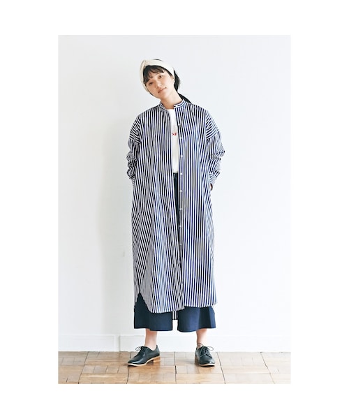 avecmoi(アヴェクモワ)の「アヴェクモワ シャツワンピース〈白×紺〉(レディースファッション > ワンピース・チュニック > ワンピース・レディース・ホワイト・(身幅63/総丈120cm)/(身幅66/総丈120cm)/(身幅60/総丈120cm)/(身幅57/総丈120cm))」の9枚目の写真