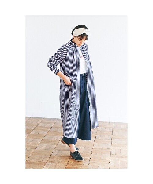 avecmoi(アヴェクモワ)の「アヴェクモワ シャツワンピース〈白×紺〉(レディースファッション > ワンピース・チュニック > ワンピース・レディース・ホワイト・(身幅63/総丈120cm)/(身幅66/総丈120cm)/(身幅60/総丈120cm)/(身幅57/総丈120cm))」の10枚目の写真