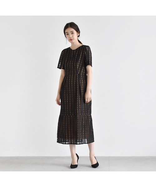 kaene（カエン）の「100488 / 刺繍マーメイドワンピース