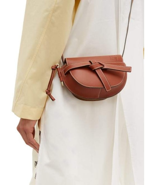 LOEWE（ロエベ）の「Loewe - Gate Mini Leather Cross Body Bag - Womens - Brown（ショルダーバッグ・レディース・Brown・One Size）」の5枚目の写真