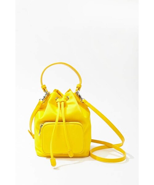 FOREVER 21(フォーエバー トゥエンティーワン)の「Forever 21 Woven Bucket Bag(ショルダーバッグ・レディース・Black/Yellow・One Size)」の2枚目の写真