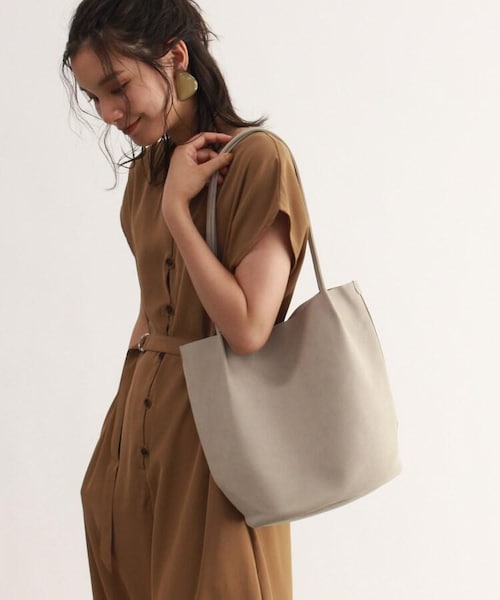 OZOC（オゾック）の「ヌバック風フェイクレザーバケツトートバッグ（バッグ・レディース・グレー(012)/ライトグリーン(021)/ベージュ(052)/ブラック(019)/ブラウン(042)/グレー(パイソン柄)(112)・00）」の14枚目の写真