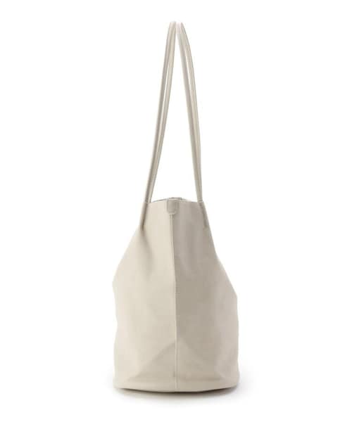 OZOC（オゾック）の「ヌバック風フェイクレザーバケツトートバッグ（バッグ・レディース・グレー(012)/ライトグリーン(021)/ベージュ(052)/ブラック(019)/ブラウン(042)/グレー(パイソン柄)(112)・00）」の10枚目の写真