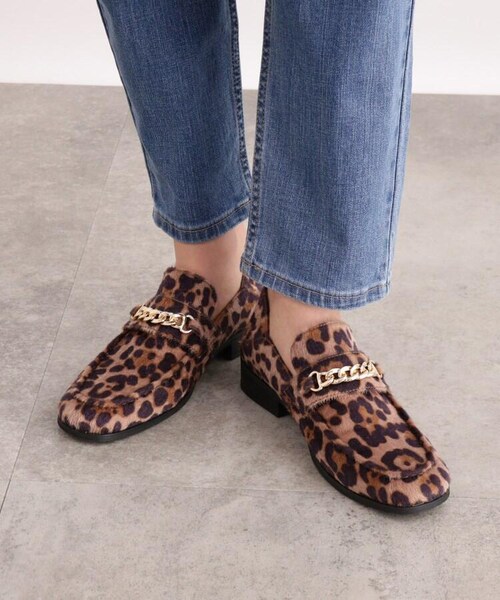 OZOC(オゾック)の「チェーンローファー(シューズ・レディース・ブラック(019)/ブラウン(042)/ブラウン(142)/ベージュ(152)/ブラウン(642)・25(22.5cm)/35(23.5cm)/45(24.5cm)/55(25.5cm))」の22枚目の写真