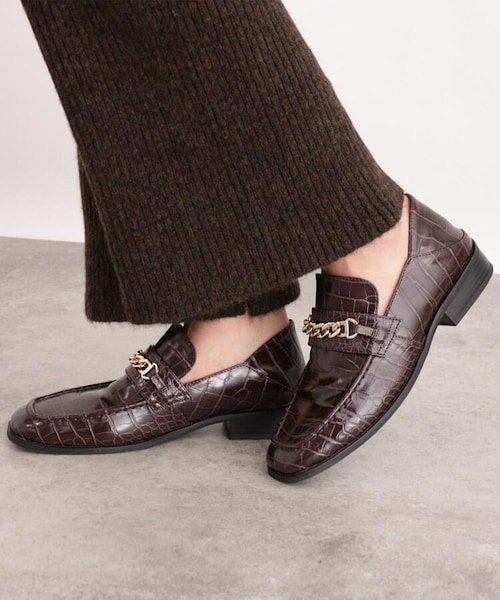 OZOC(オゾック)の「チェーンローファー(シューズ・レディース・ブラック(019)/ブラウン(042)/ブラウン(142)/ベージュ(152)/ブラウン(642)・25(22.5cm)/35(23.5cm)/45(24.5cm)/55(25.5cm))」の16枚目の写真