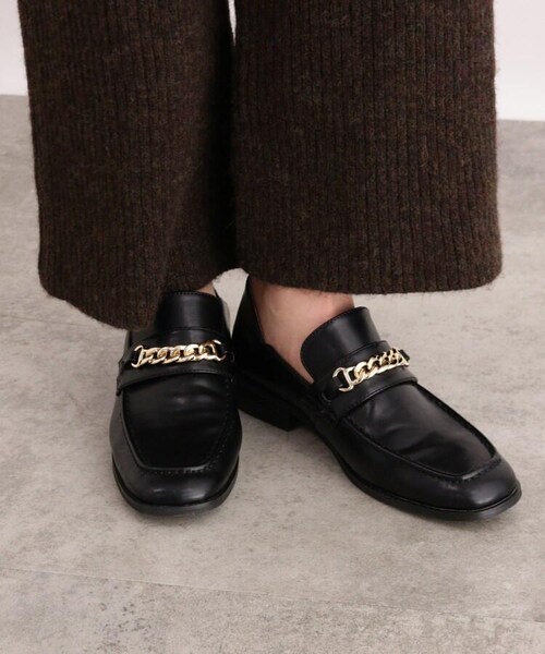 OZOC(オゾック)の「チェーンローファー(シューズ・レディース・ブラック(019)/ブラウン(042)/ブラウン(142)/ベージュ(152)/ブラウン(642)・25(22.5cm)/35(23.5cm)/45(24.5cm)/55(25.5cm))」の18枚目の写真