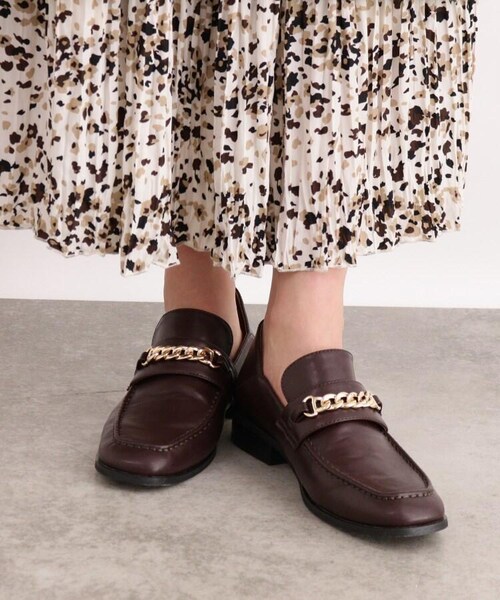 OZOC(オゾック)の「チェーンローファー(シューズ・レディース・ブラック(019)/ブラウン(042)/ブラウン(142)/ベージュ(152)/ブラウン(642)・25(22.5cm)/35(23.5cm)/45(24.5cm)/55(25.5cm))」の14枚目の写真