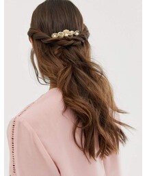 Asos Design ASOS DESIGN hair comb in shell design with crystal and pearl detail in gold