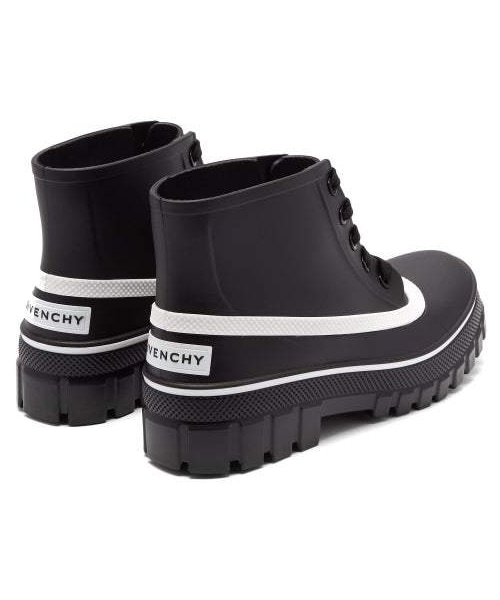 GIVENCHY(ジバンシイ)の「Givenchy - Glaston Lace Up Rubber Rain Boots - Womens - Black(ブーツ・レディース・Black・37.5 Eu/it/38 Eu/it/38.5 Eu/it/39 Eu/it/39.5 Eu/it/40 Eu/it/40.5 Eu/it/41 Eu/it/35 Eu/it/35.5 Eu/it/36 Eu/it/36.5 Eu/it/37 Eu/it)」の5枚目の写真