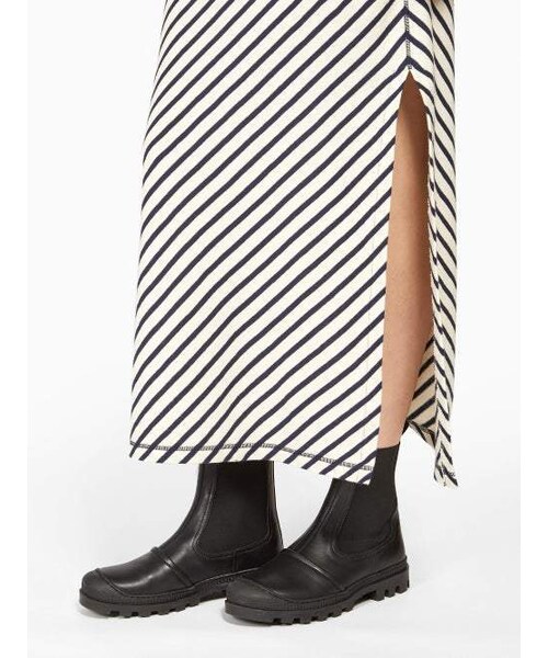 LOEWE(ロエベ)の「Loewe - Tread Sole Leather Ankle Boots - Womens - Black(ブーツ・レディース・Black・35 Eu/it/36 Eu/it/37 Eu/it/38 Eu/it/39 Eu/it/40 Eu/it/41 Eu/it)」の5枚目の写真