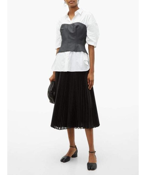 Maison Margiela（メゾンマルジェラ）の「Maison Margiela - Tabi Split Toe Leather Pumps - Womens - Black（パンプス・レディース・Black・35 Eu/it/36.5 Eu/it/37.5 Eu/it/38.5 Eu/it/39 Eu/it/39.5 Eu/it/40 Eu/it/41 Eu/it）」の2枚目の写真