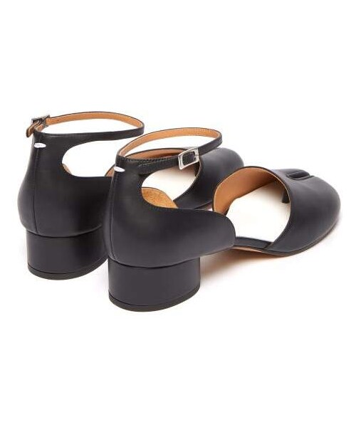 Maison Margiela（メゾンマルジェラ）の「Maison Margiela - Tabi Split Toe Leather Pumps - Womens - Black（パンプス・レディース・Black・35 Eu/it/36.5 Eu/it/37.5 Eu/it/38.5 Eu/it/39 Eu/it/39.5 Eu/it/40 Eu/it/41 Eu/it）」の3枚目の写真