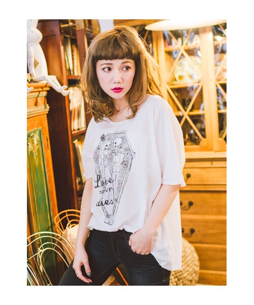 lazybone（レイジーボーン）の「Love never dies（トップス・レディース・白色・F）」の2枚目の写真
