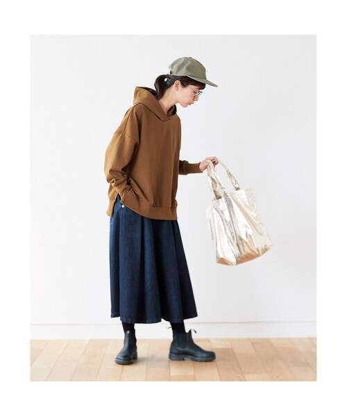 Sunny clouds（サニークラウズ）の「サニークラウズ ポンチなパーカー〈レディース〉キャメル（レディースファッション > トップス > パーカー・トレーナー・レディース・ブラウン・（身幅78/総丈67cm）/（身幅71/総丈65cm）/（身幅74/総丈65cm）/（身幅71/総丈68cm）/（身幅68/総丈65cm）/（身幅68/総丈62cm）/（身幅68/総丈68cm））」の10枚目の写真