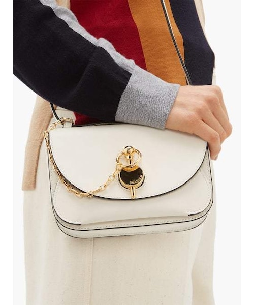 JW Anderson（ジェイダブリューアンダーソン）の「Jw Anderson - Keyts Leather Cross Body Bag - Womens - White（ショルダーバッグ・レディース・White・One Size）」の2枚目の写真